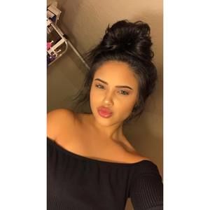 Meet your Posher, Melina